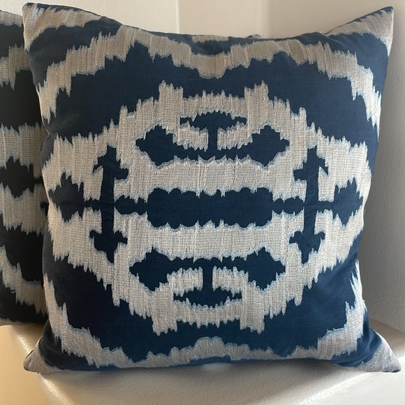 Blue Accent Pillow Covers. Set of 2 - Picture 2 of 8